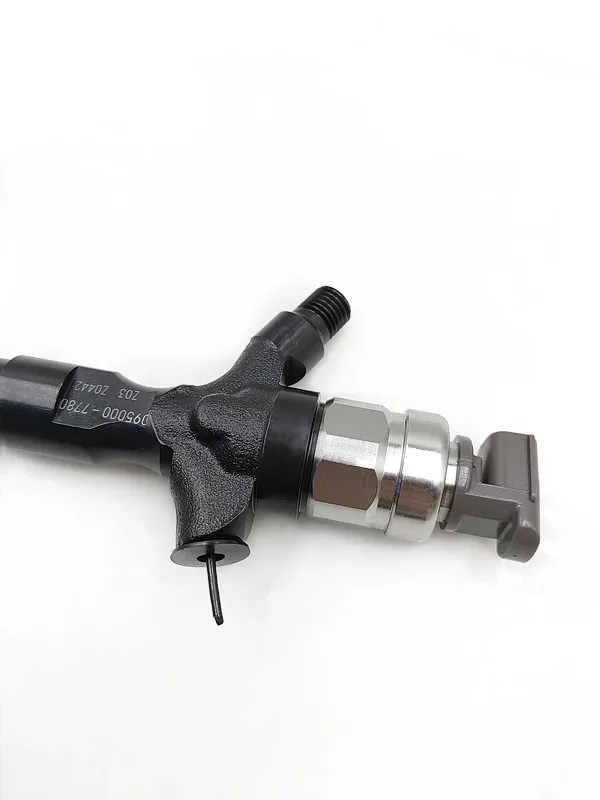 Common Rail Engine Fuel Diesel Injector Nozzles 095000-7780 For Toyota Hilux D4d 1KD-FTV 2012 3.0