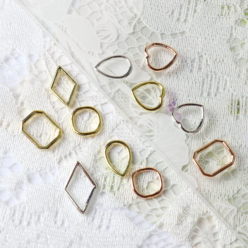 

50PCS 3D Metal Circles Nail Art Frame Charms Parts Heart Rectangular Diamond Accessories Supplies For Nail Rhinestone Decoration