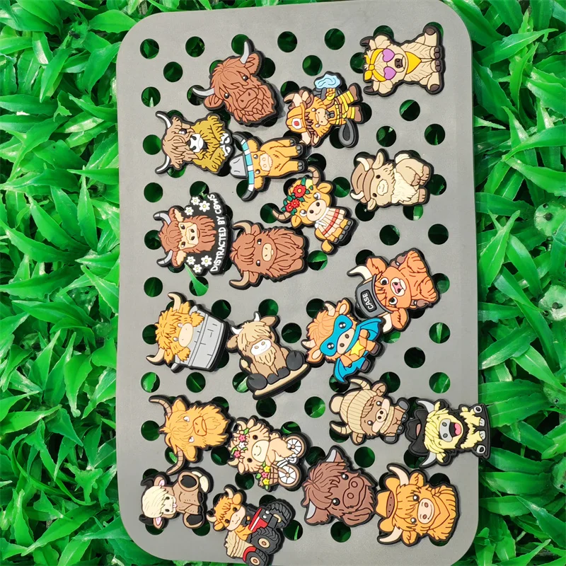 1-21pcs Animal Highland Cow Cattle Sandals Shoes Buckle Charms DIY Clogs Decorations Fit Boys Girls Party Present