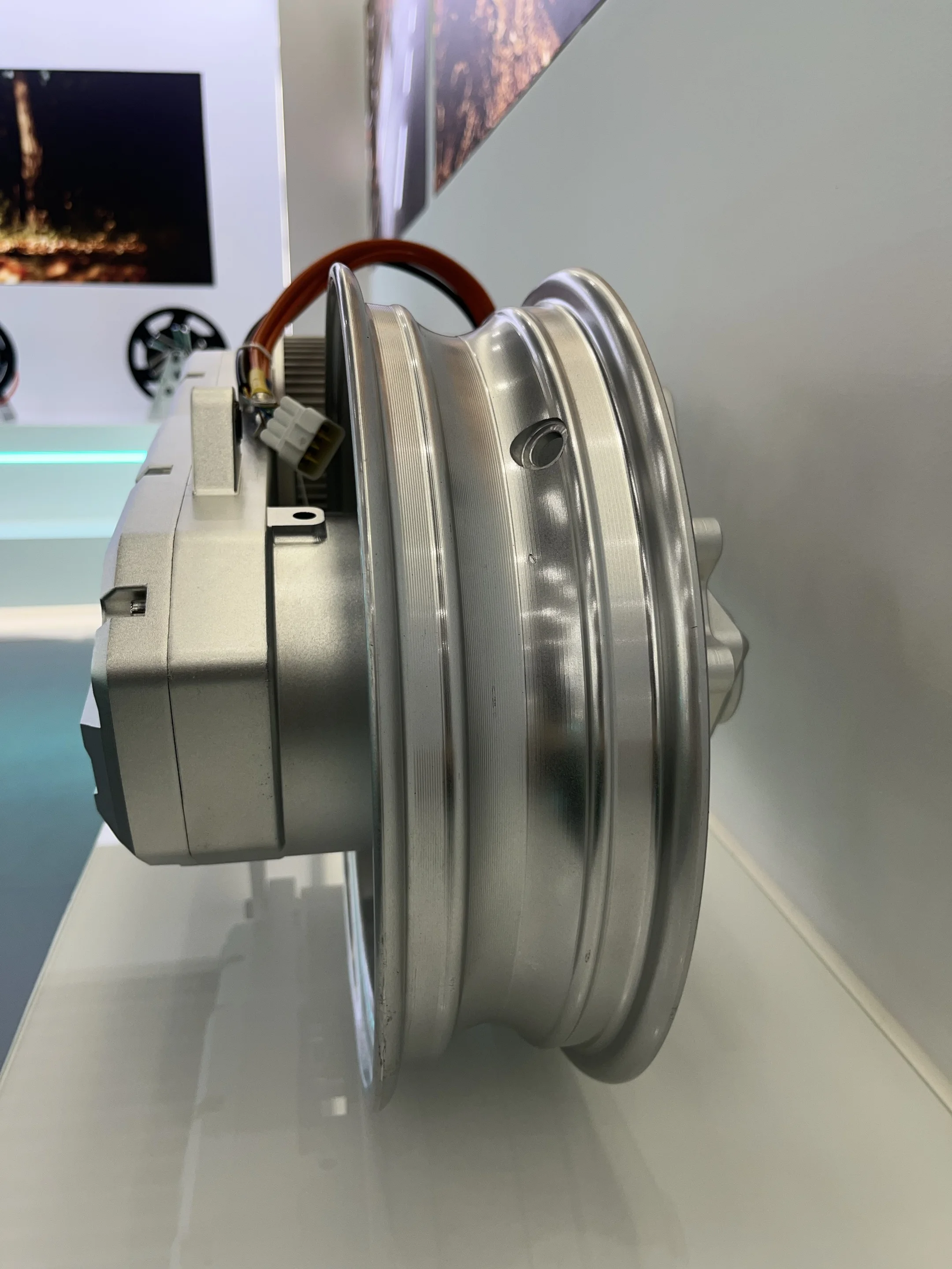 138 4000W Mid Drive Motorcycle Kit With 72v 400A Brushless DC Motor Waterproof Motor Controller