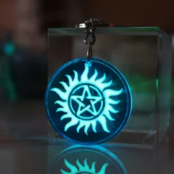 Supernatural Pentagram Keychain Glowing KeyChain Fashion Jewelry Pendant Glow in The Dark Car Bag pendant