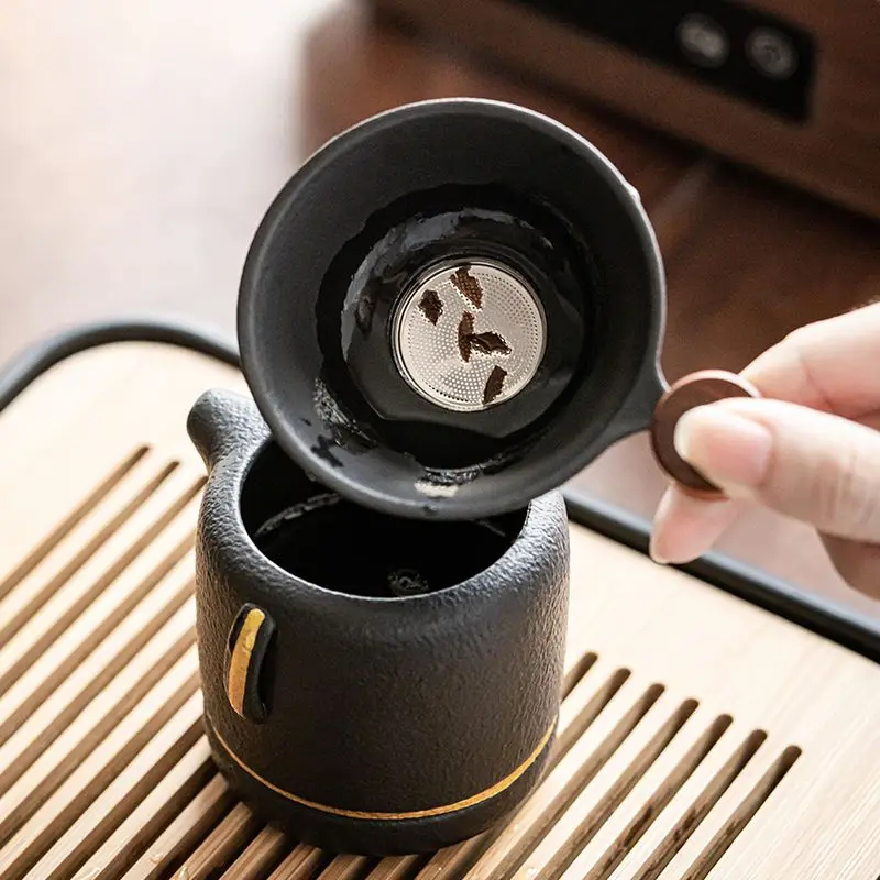 Frosted tea filter holder Household black pottery kung fu tea separation filter Light luxury tea leak tea strainer