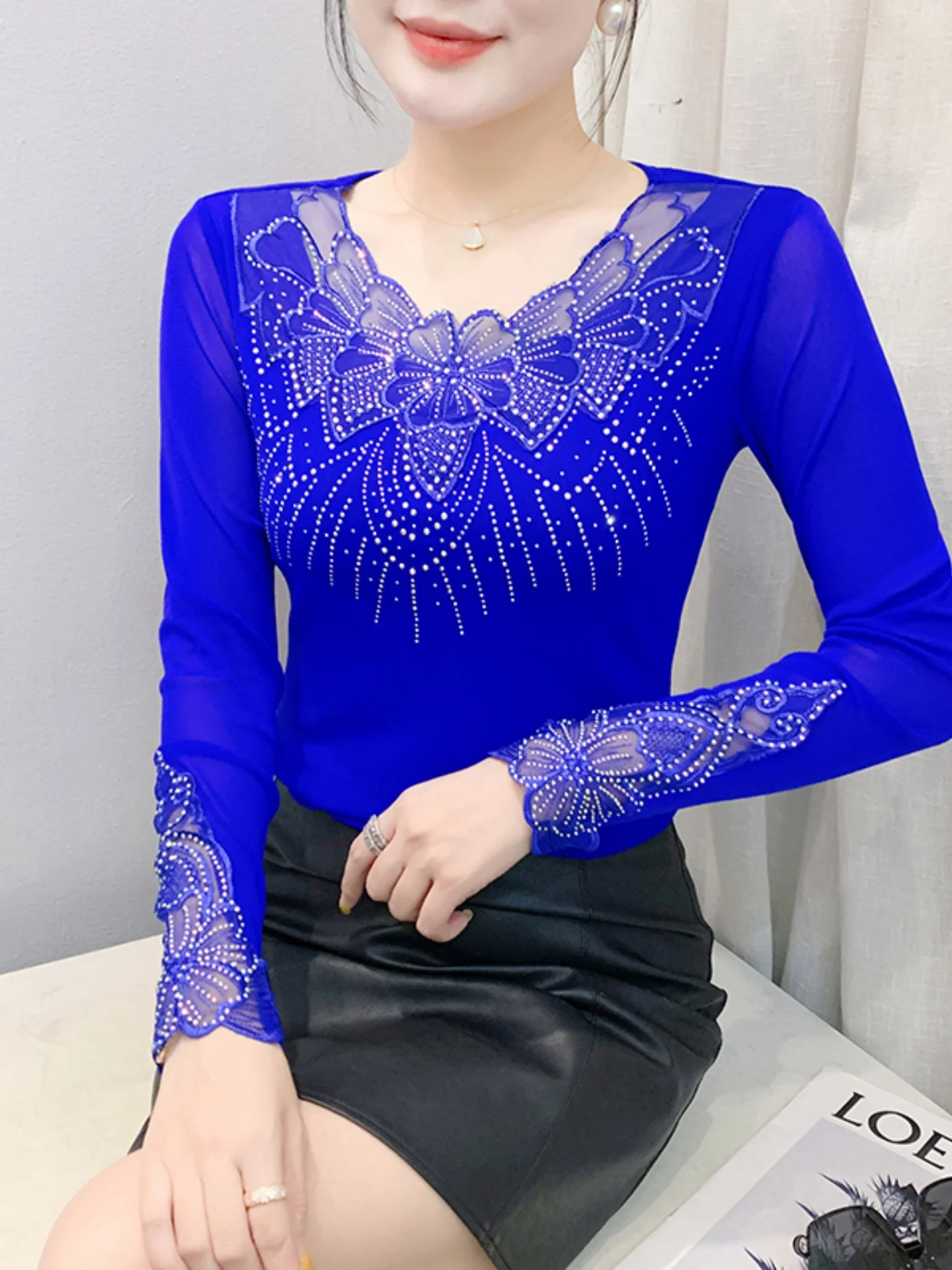 Faionable Heavy-Du Rhinestone Long Sve Women's T-irt Me Upper Body irt European Design Sensation Inner Wear Base...