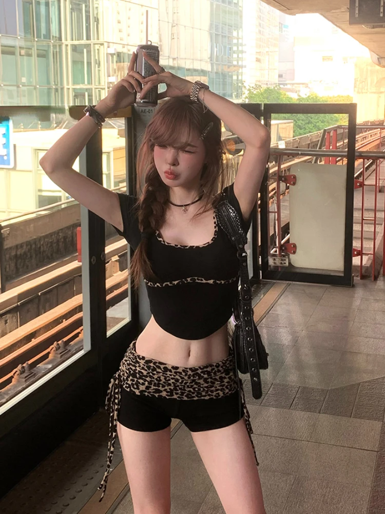 Summer Woman 2000s Vintage Leopard Shorts Sets Casual Y2k Crop Tops Slim Fashion Shorts Hot Girls Aesthetics Sweet Suit Design