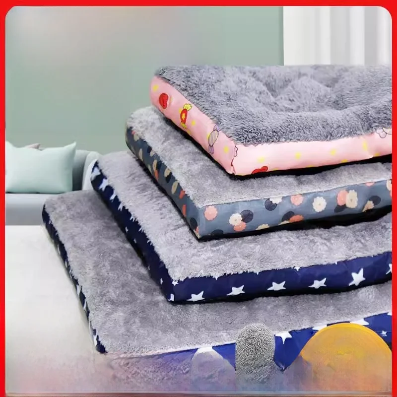 

Thiened Winter Dog Mat Anti-Bite Pet S Pad Warmth Protection Non-Slip Floor Mat for Pets to Have a Good Sp