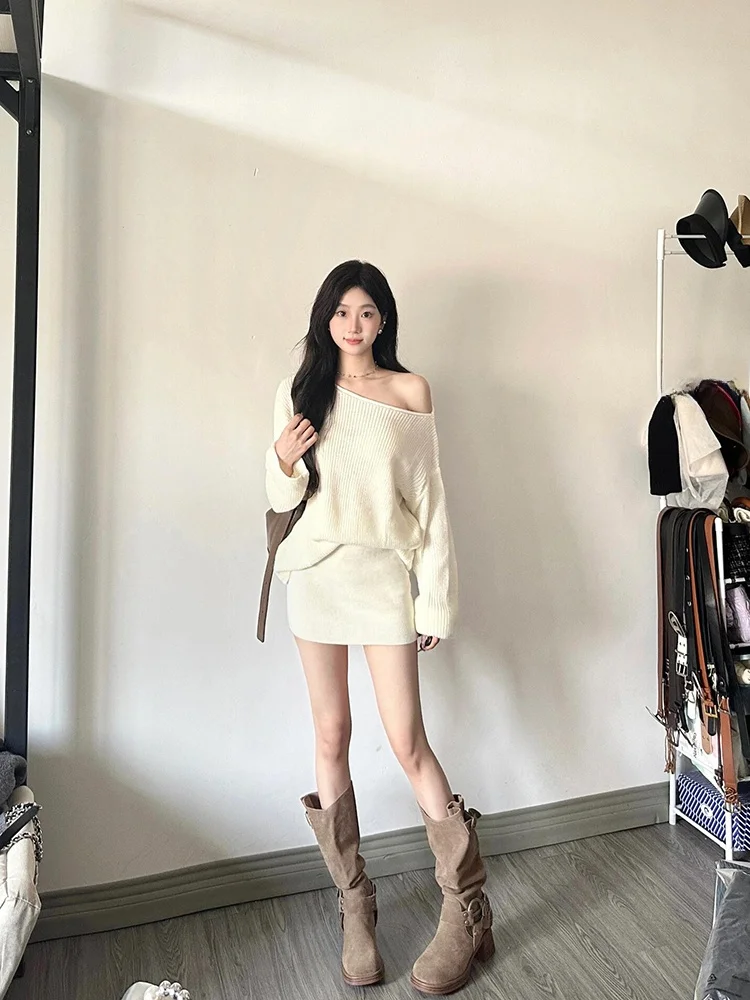 

Ladies White One-Shoulder Knitted Sweater And Skirt Two-Piece Set Early Autumn Fashion Casual Style Short Sleeve Long Sl...