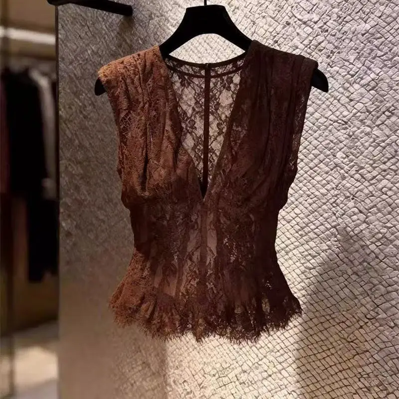 Elegant Unique Design Sensation Fashionable Sleeveless Lace Top Beautifully Crafted Summer 2026 Women's Outerwear