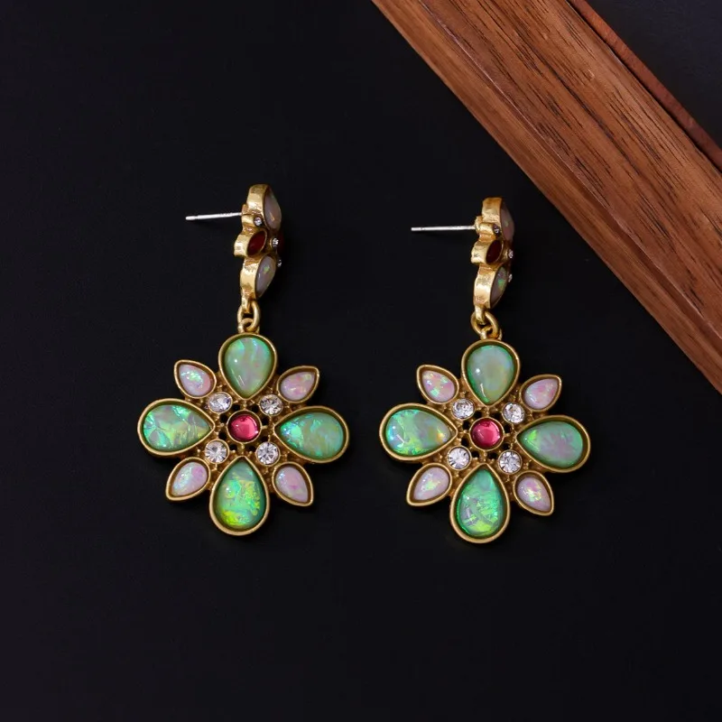 

Серьги-гвоздики в средневековом винтажном стиле, новые, в китайском ретро-стиле, объемные, с цветной эмалью и имитацией бриллиантов, в стиле тяжелой индустрии