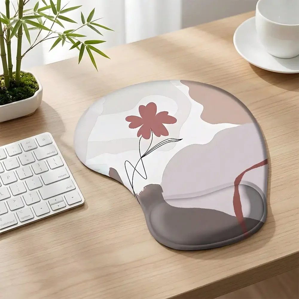 

1pc Pink Floral Line Wrist Rest Mouse Pad, Non-Slip Pressure Relief Pad. This Pad Features A Morandian Low-Saturation Color Block Base, Paired With A Minimalist Line Art Red Flower Design, Exuding A Gentle, High-End Wabi-Sabi Ambiance, Simple Yet Durable.