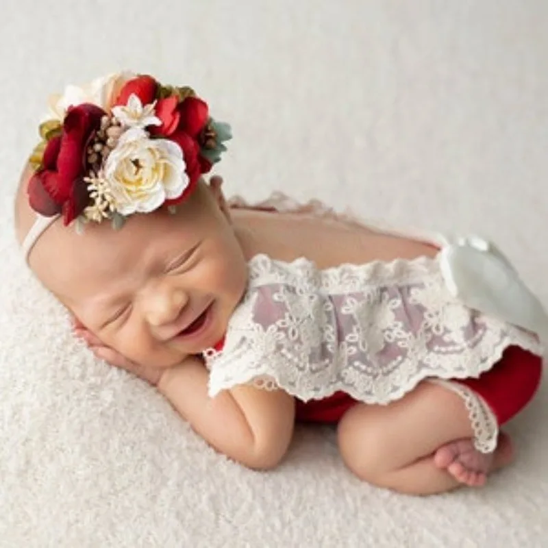 

Newborn Christmas Photography Set - Santa Headband-Romper with Red Bow, Complete Baby Girl Photoshoot Costume for Holiday Photos