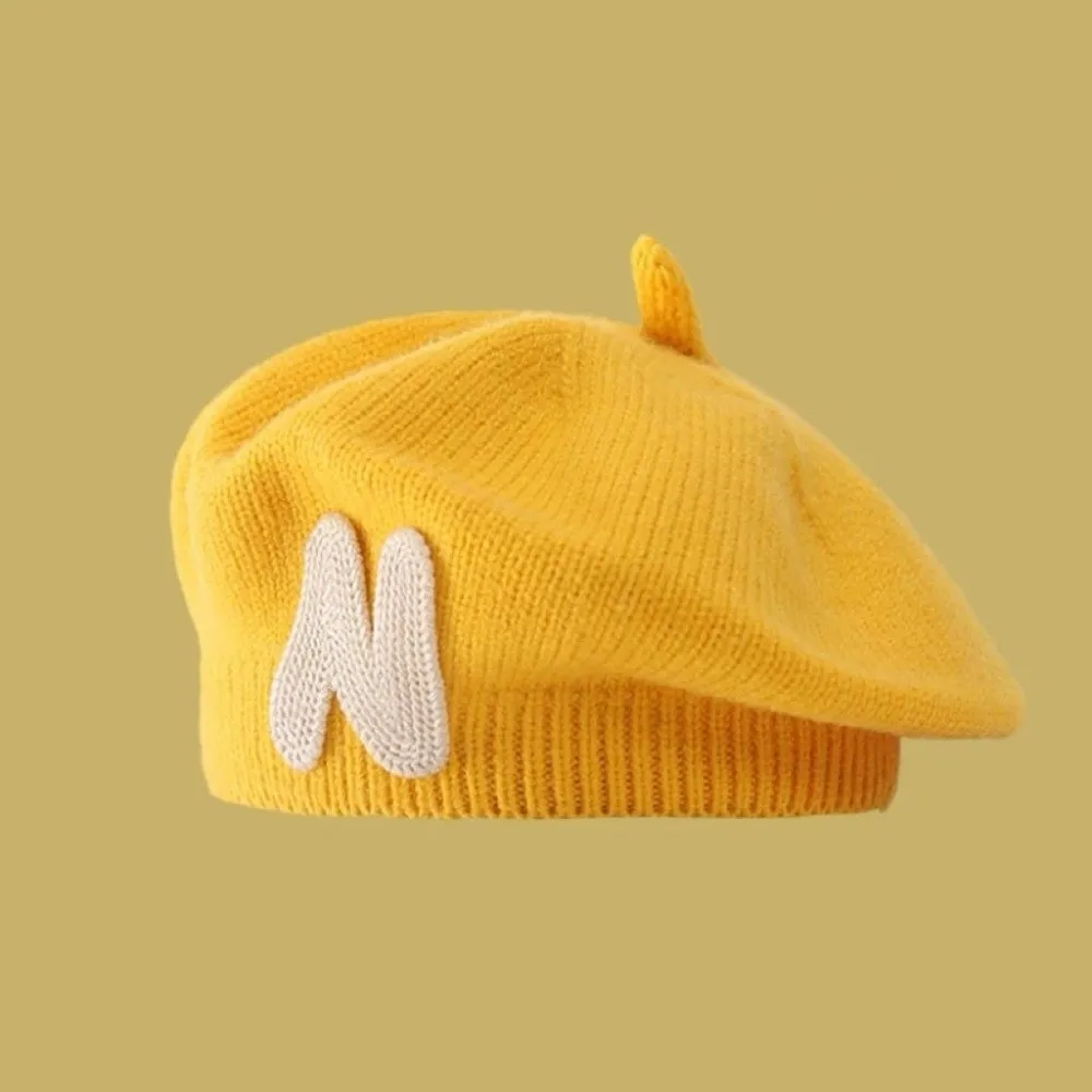 Рисунок 3 - Модный берет с вышивкой букв N для малышей