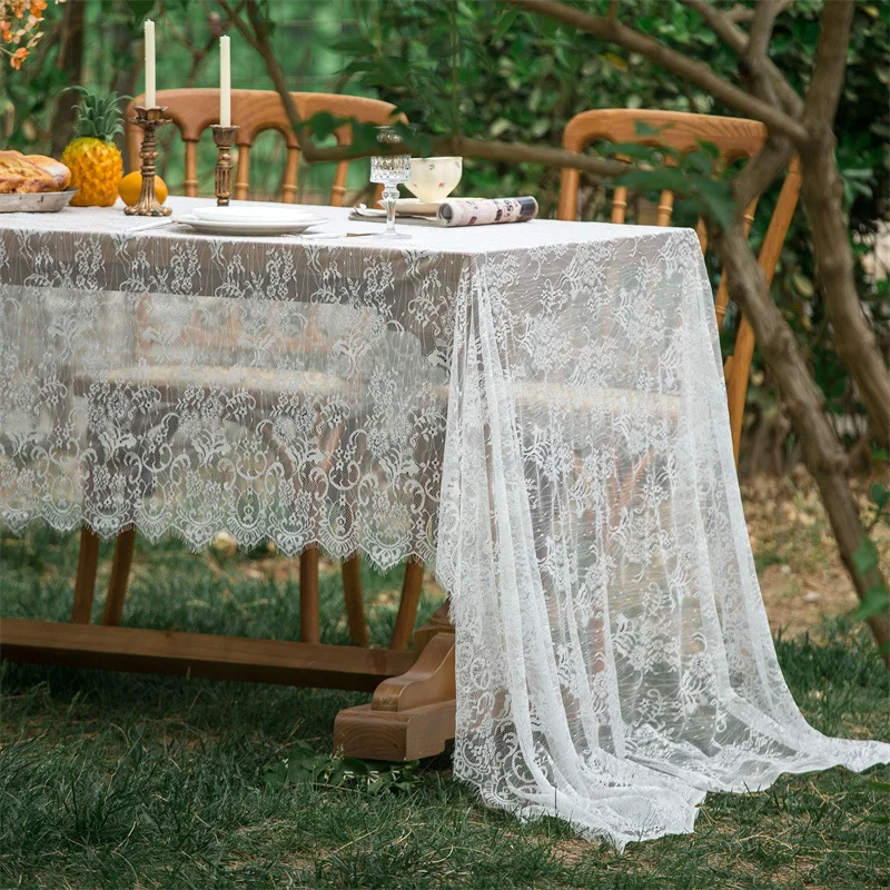 Weiße Spitzen-Tischdecke für Partys, Hochzeitsdekoration, Spitzen-Tischläufer Geeignet für Sommerpicknicks, Valentinstag-Dekoration