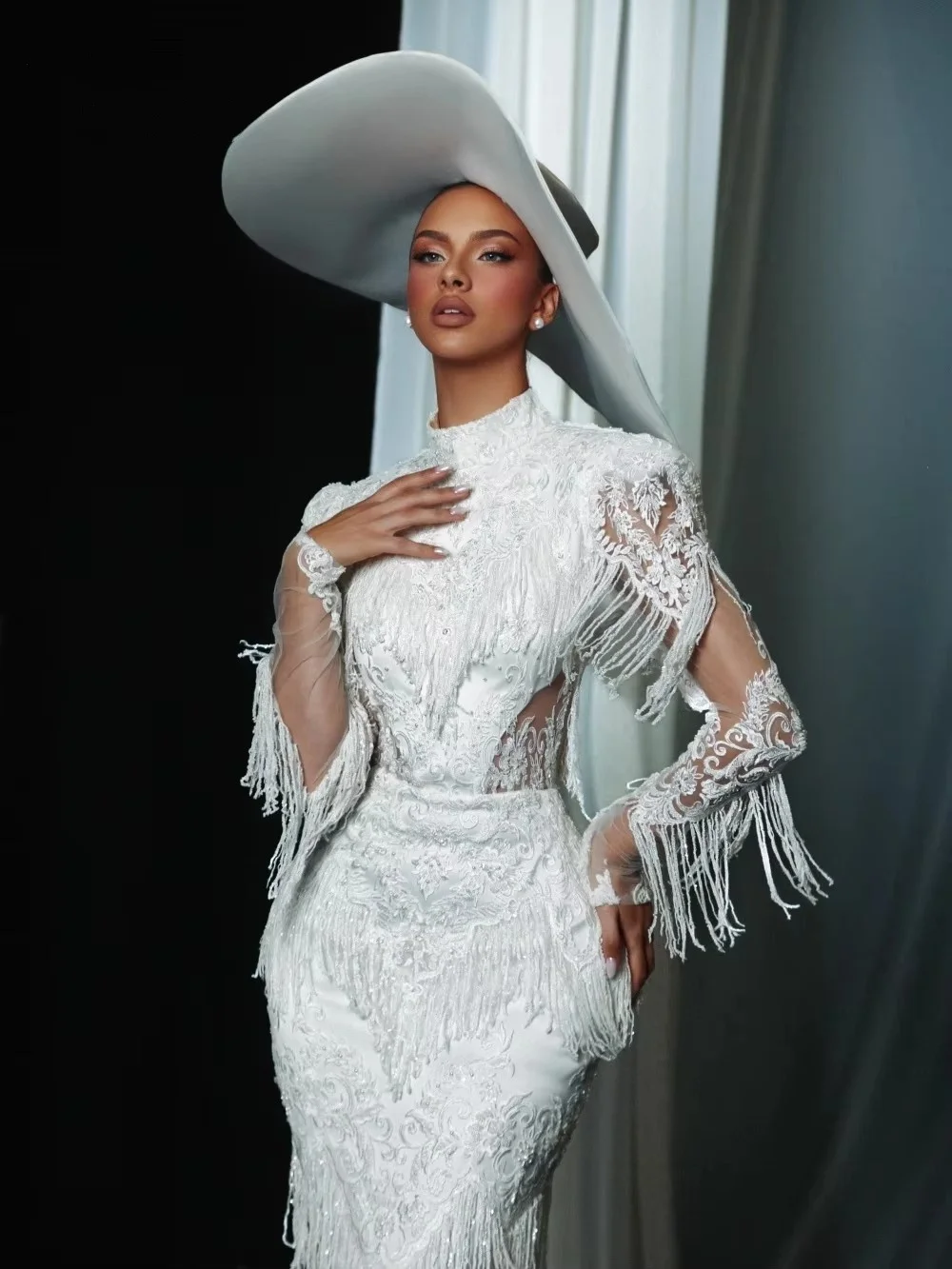 Vintage High Neck Wedding Dresses Appliques Mermaid Bridal Gowns Tassel Long Sleeves Slim Fit Customized Vestidos De Novia