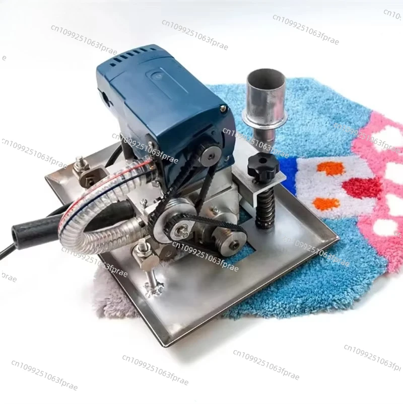 Heavy-duty carpet shaver with vacuuming function for thick carpets