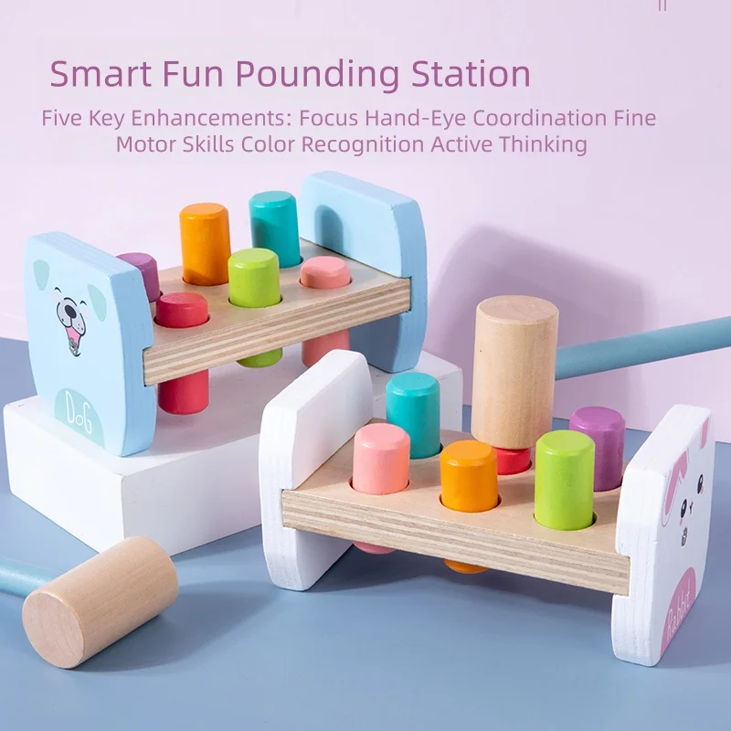 Le jouet de frappe coloré en bois comprend des chevilles colorées assorties et un marteau en bois Les enfants ont un marteau explosif