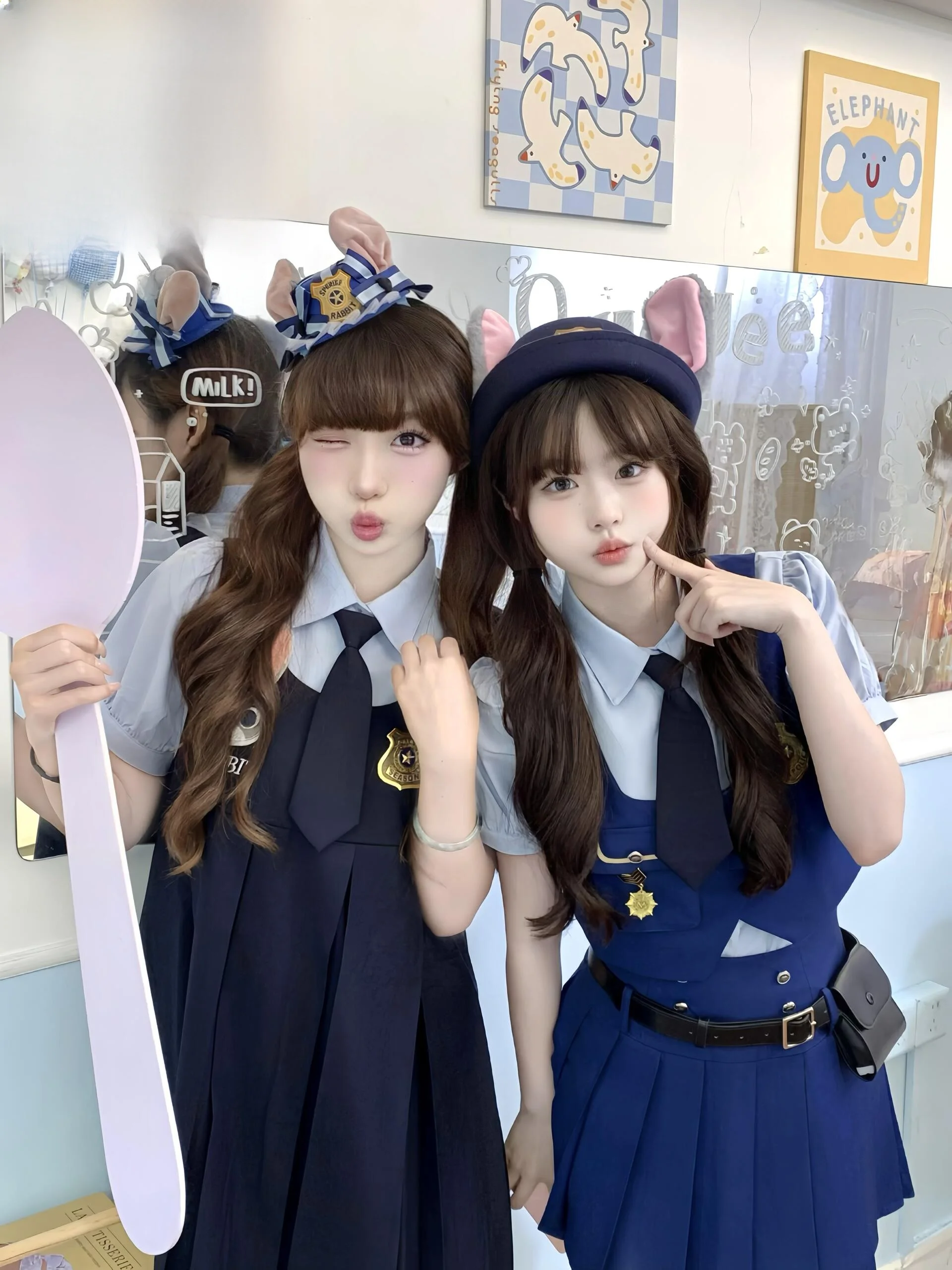 

Zootopia Judy Rabbit Police Officer Cosplay orm Set irt Pleated Skirt JK School orm Summer ort Sve