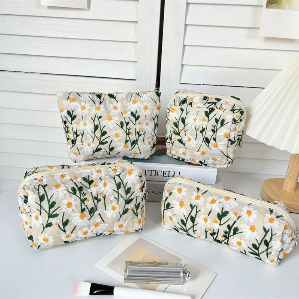 Korean Style Daisy Makeup Bag Dustproof Portable Embroidered Cosmetic Bag Large Capacity Zipper Cosmetic Storage Bag Student