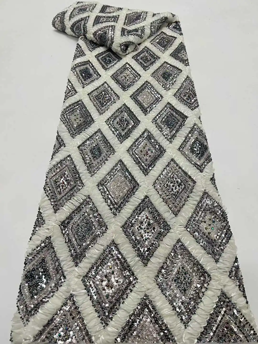 

Изысканная элегантность, достойная и уникальная, высококачественная ткань, ручная вышивка, сетчатое кружево с бисером для пошива женских свадебных платьев