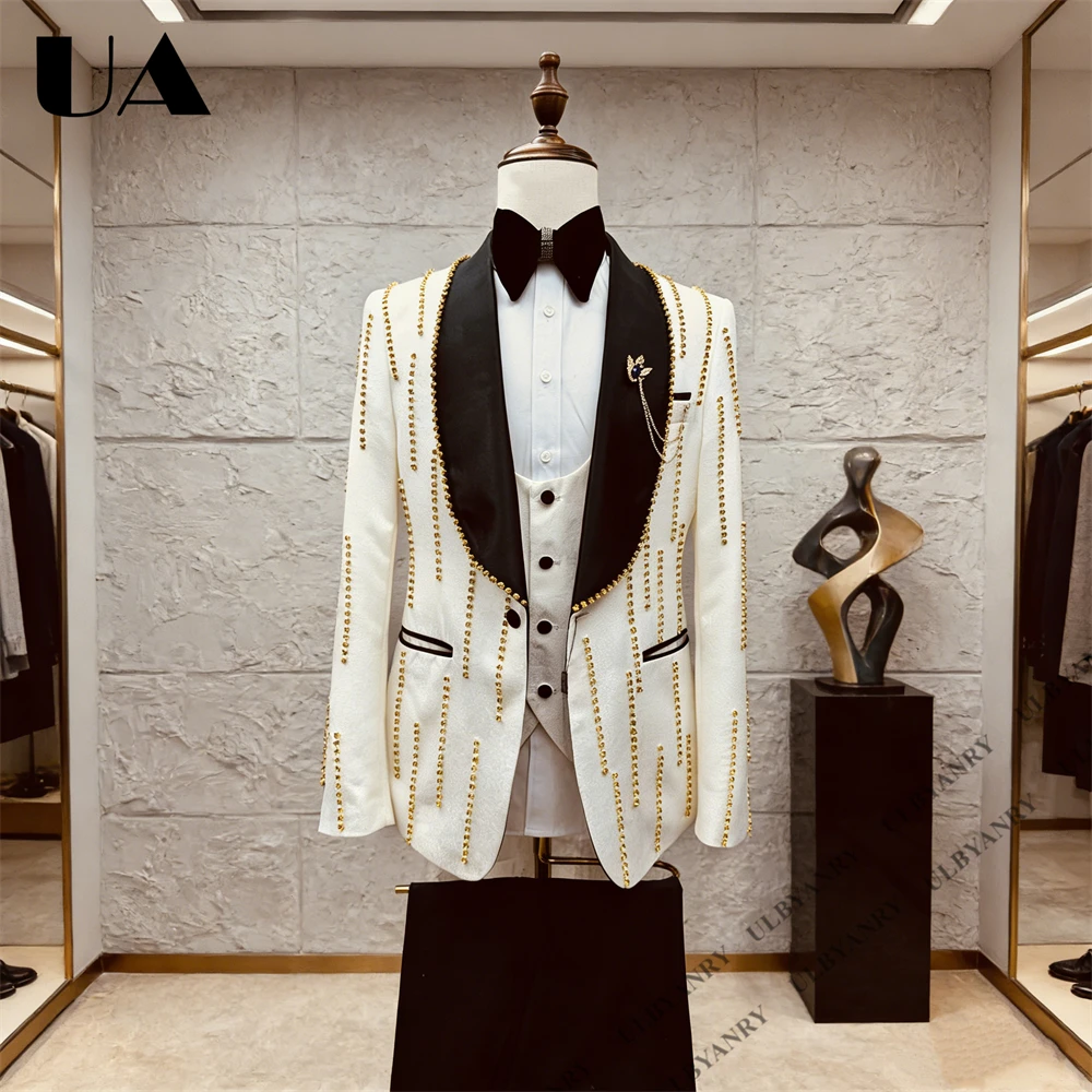 

ULBYANRY - Новинка 2026 года: Мужской костюм-тройка с шалевым воротником, цепочкой из страз, жилетом и брюками для сцены и свадьбы