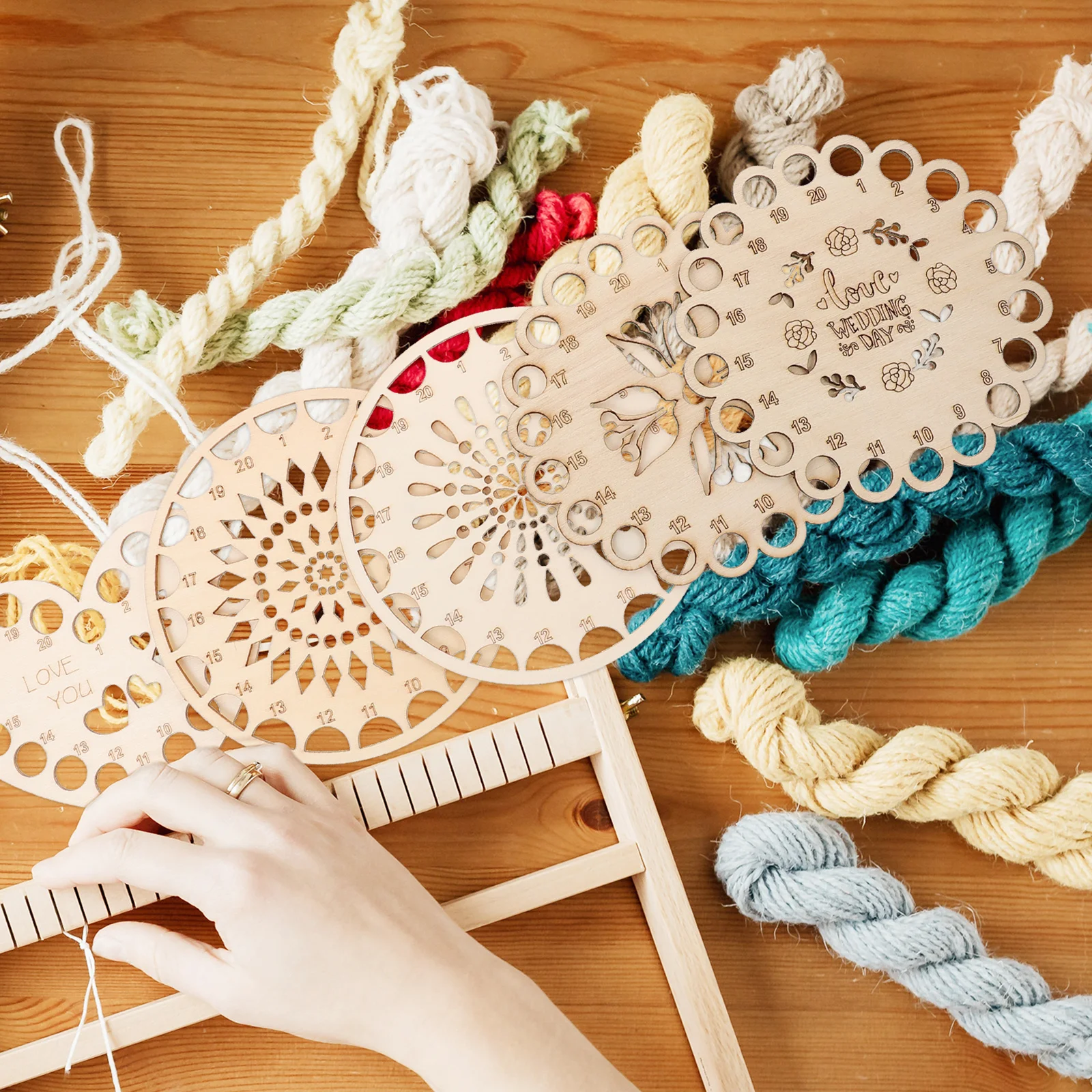 

5pcs Round Embroidery Floss Organizer Wooden Sewing Thread Storage Plate Compact Lightweight Hollow Design Tangle-Free Cross