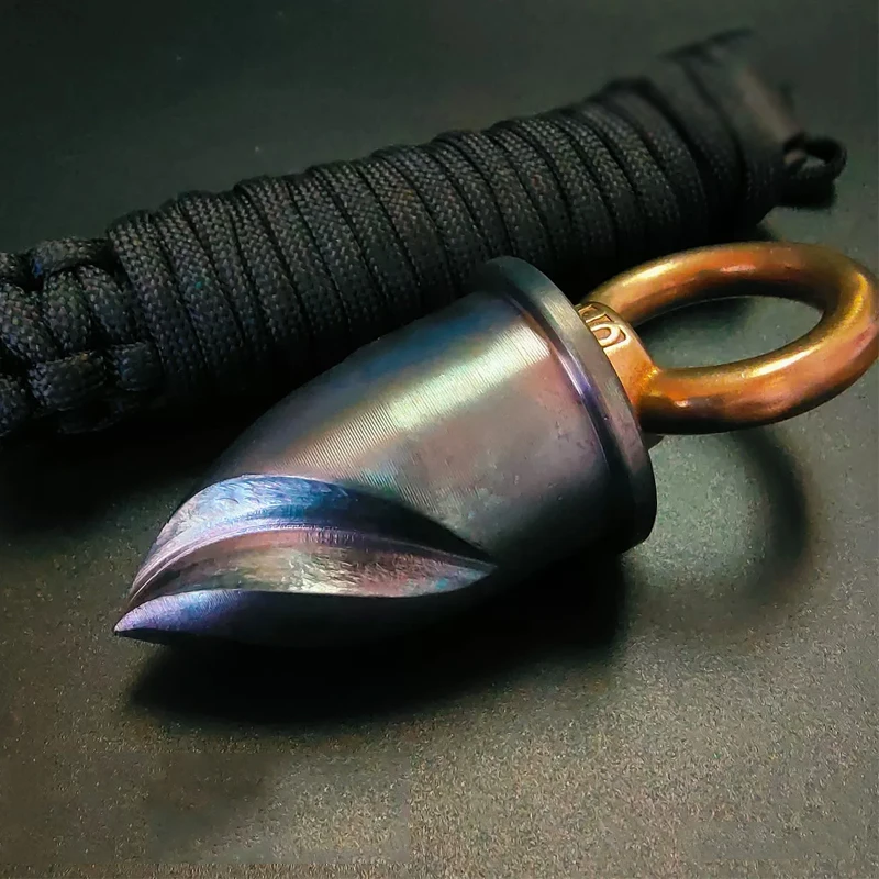 Outdoor Portable EDC Multifunctional Creative Carbon Steel Pendant Car Emergency Window Breaking Tool