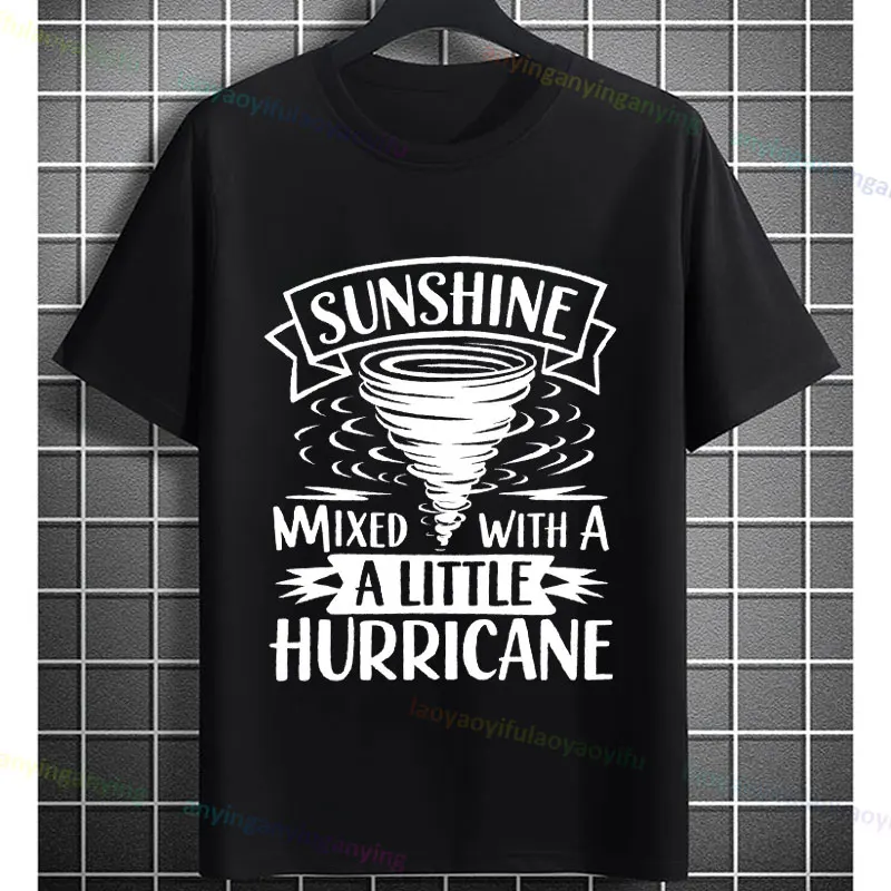تي شيرت برسومات تورنادو تشيسر مع "لا يمكنك شراء السعادة ولكن يمكنك مطاردة العواصف" تي شيرت كاجوال بأكمام قصيرة من القطن 100%