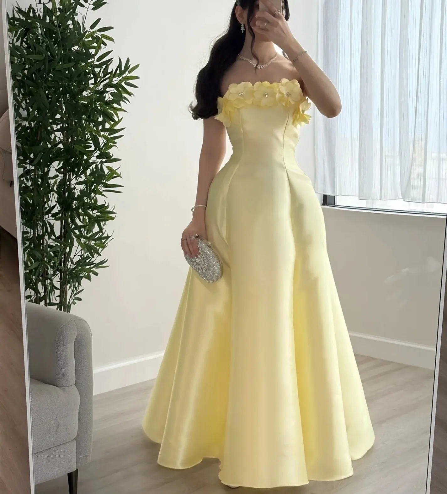 ชุดราตรีสีเหลืองวินเทจแบบไม่มีสาย ประดับดอกไม้ 3 มิติ ผ้าซาติน ทรงเอไลน์ ยาว สำหรับงานพรอม งานประกวด งานเลี้ยง ชุดราตรีแบบอาหรับ