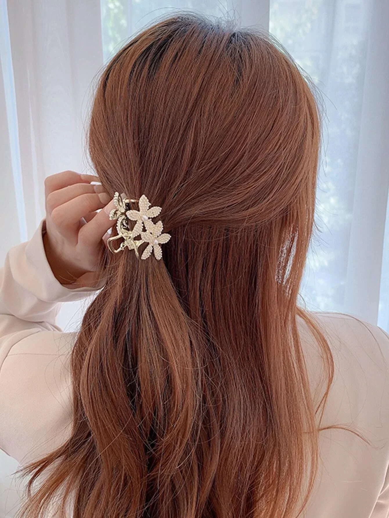 Flower Faux Pearl Hair Claw Chic Accessory