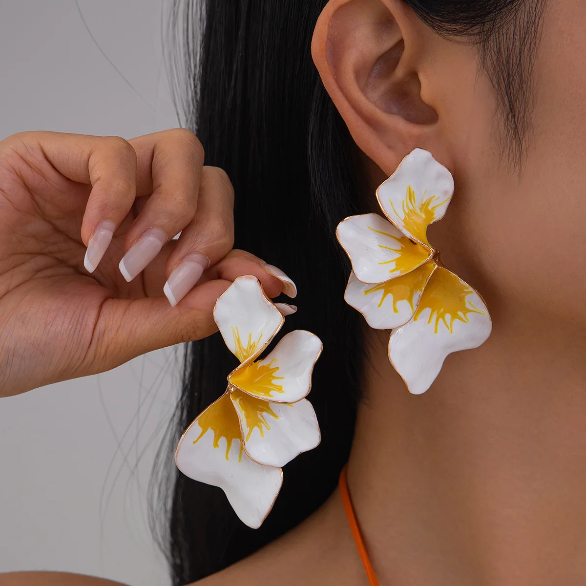 High Quality Enamel Irregular Flower Petal Earrings Colorful Bloom Design Cottagecore Lightweight Stud for Women