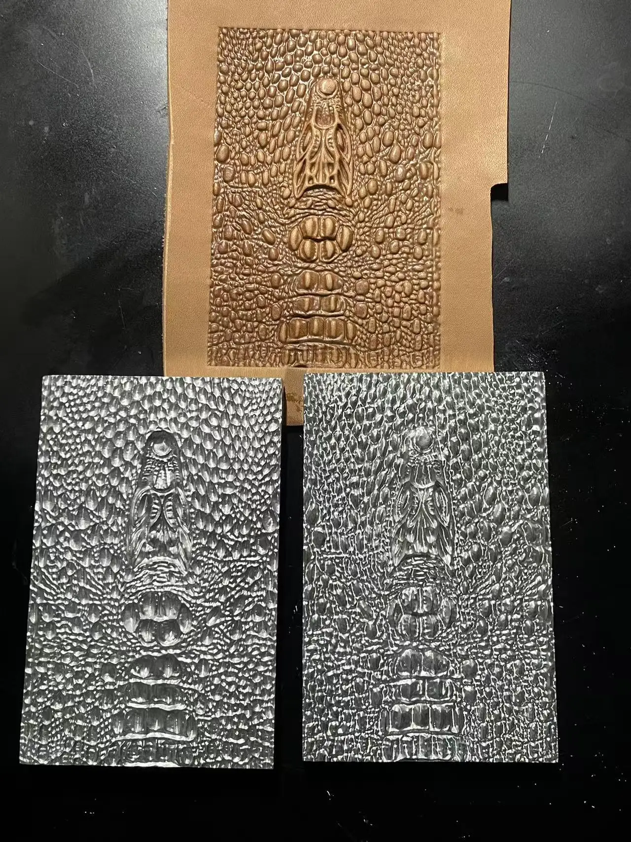 

Leather Embossing 3D Dragon Scale Stamp Tool, Crocodile Grain Fish Skin Vegetable-tanned Leather Carving Pressing Material