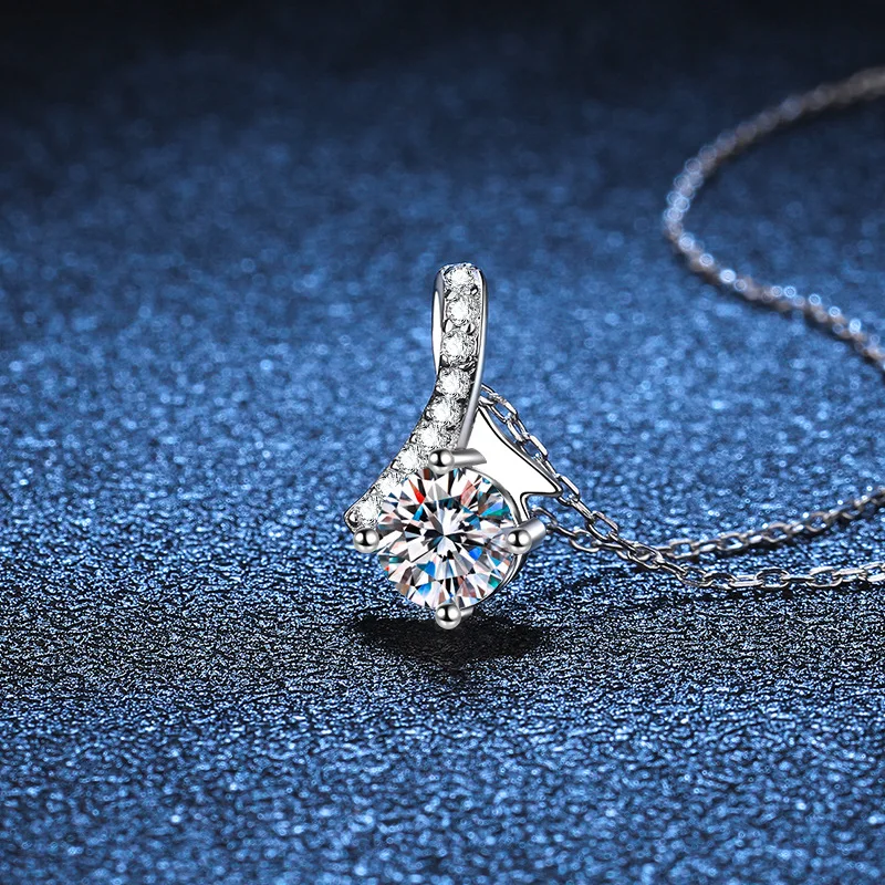 Platinum PT950 18K Gold 1 Carat D-color Moissanite Pendant Korean Version Simple Bow Necklace Moissanite Diamond Necklace