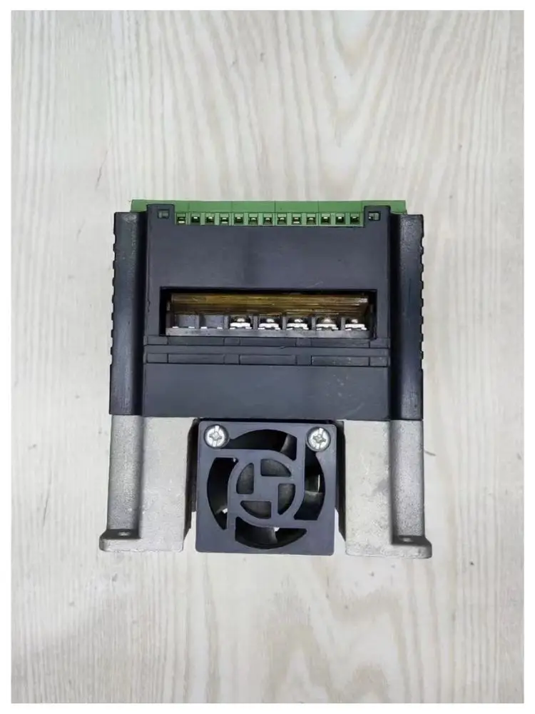 العاكس المستعمل DV300-2015-T، وظيفة تم اختبارها جيدًا وشحنها بسرعة #2