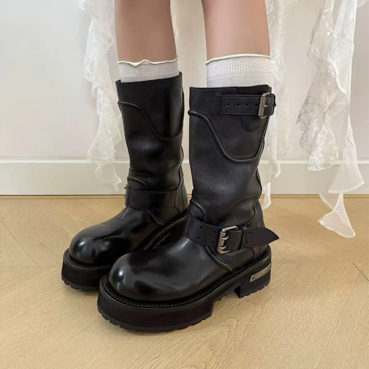 

Женские кожаные ботинки с пряжкой и ремешком, высокие берцы на толстой подошве, острый стиль для женщин, уличные мотоциклетные ботинки, модные зимние ботинки средней длины