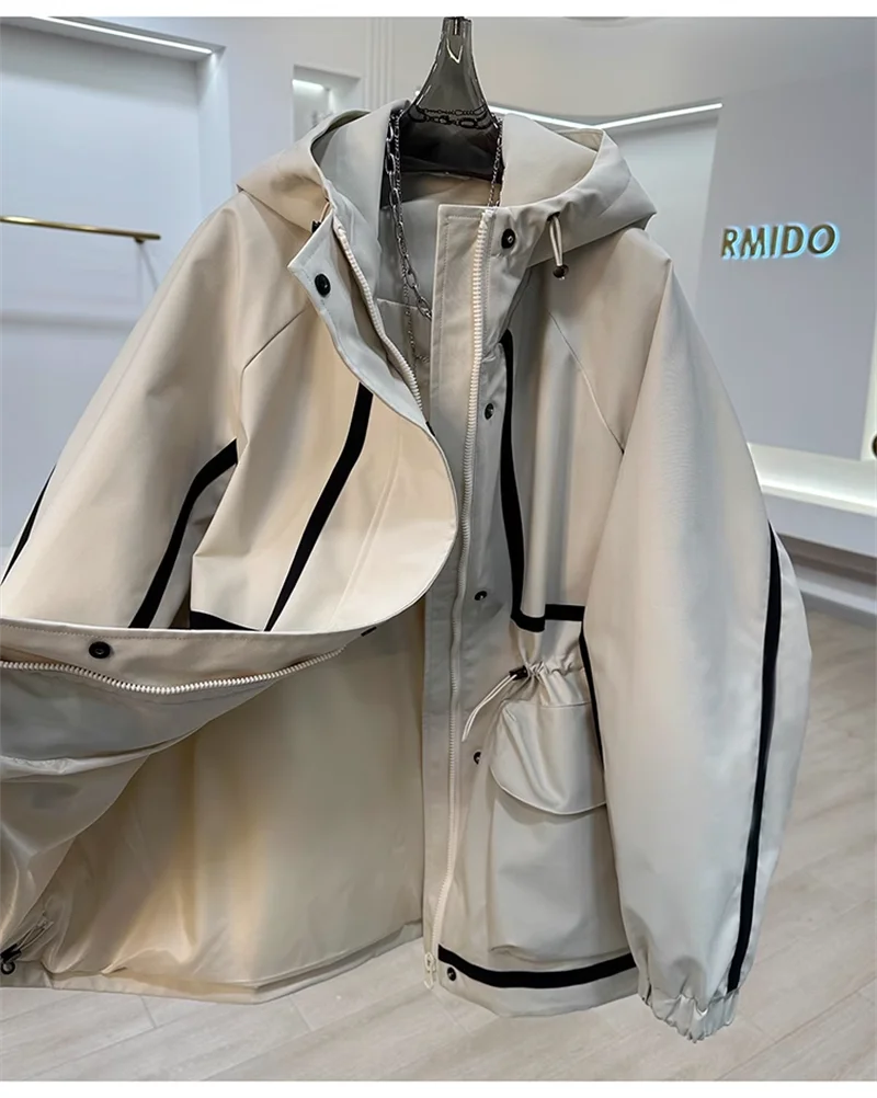 

Модная контрастная куртка с капюшоном, женская новинка весны и осени 2025 года, свободный короткий плащ для отдыха с поясом для отдыха, женский
