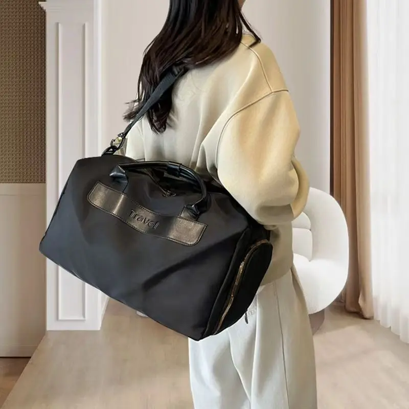 

Большая вместительная спортивная сумка для йоги, ночная сумка через выходные, независимый склад обуви, стильная элегантность.