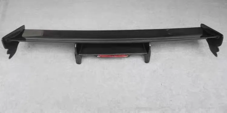 Spoiler stile Nismo per Nissan Gtr R35 Spoiler in fibra di carbonio