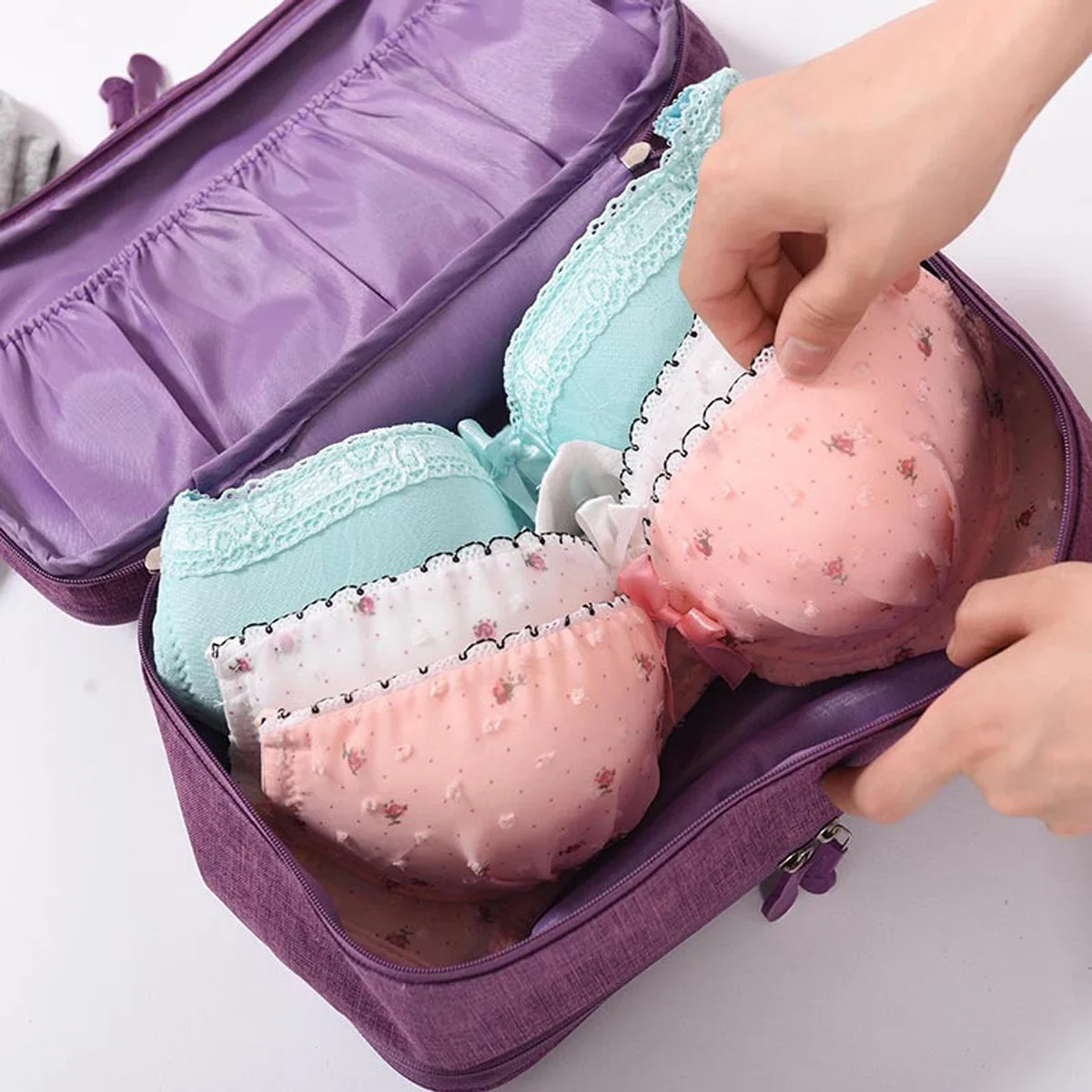 

Travel Portable Underwear Storage Bag Multifunctional Storage Bag for Bras Socks Waterproof Bathroom Wash Bag Makeup Organizer