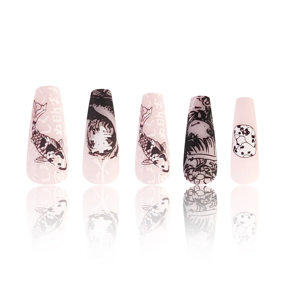 24 قطعة من أظافر الضغط مع موجة، سمكة كوي، وجه فتاة ووودل أسود على قاعدة بيضاء، شكل نعش طويل، مقاسات متنوعة #5