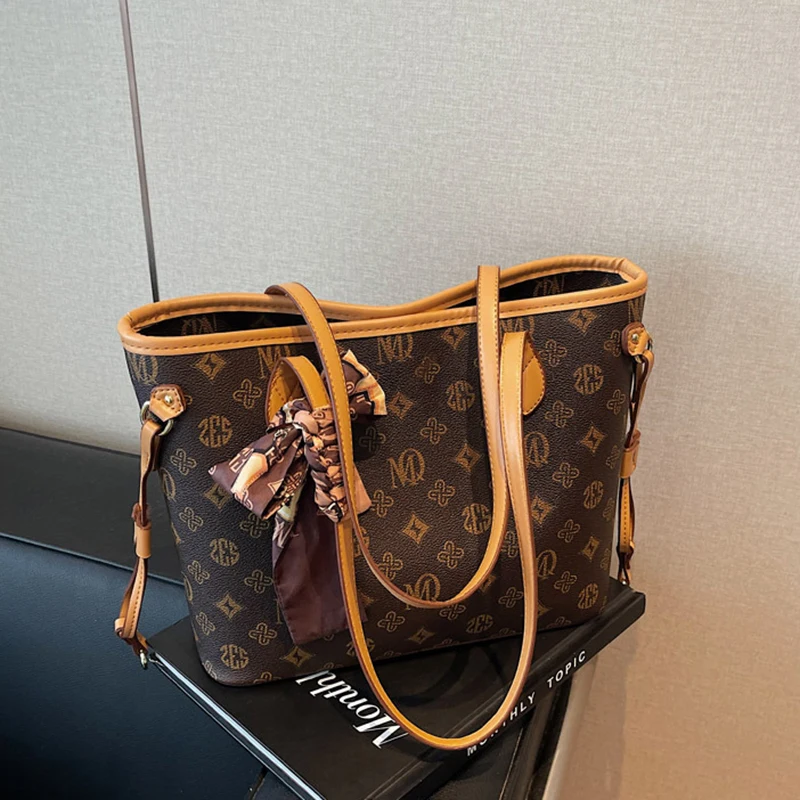 

Cross Border High-end Large Bag New Trendy Light Women's Bag Shoulder Bag Large Capacity Commuting Versatile Tote Bag