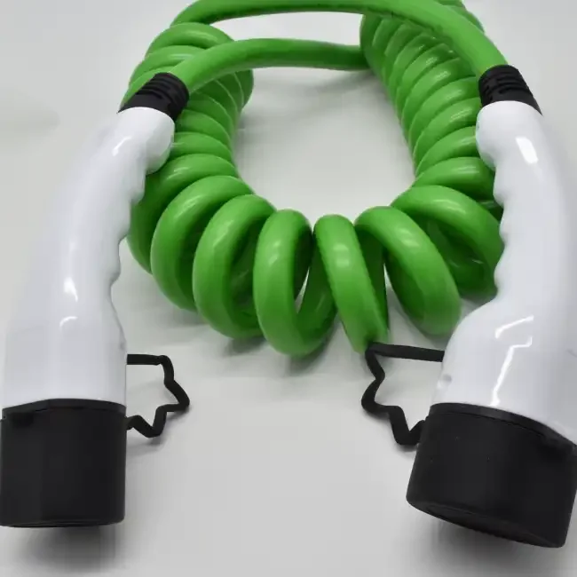 Type 2 EV AC 16A/32A Spring Coiled Car Charging Cable 3P Green IEC 62196 Connector Brass Round Shape