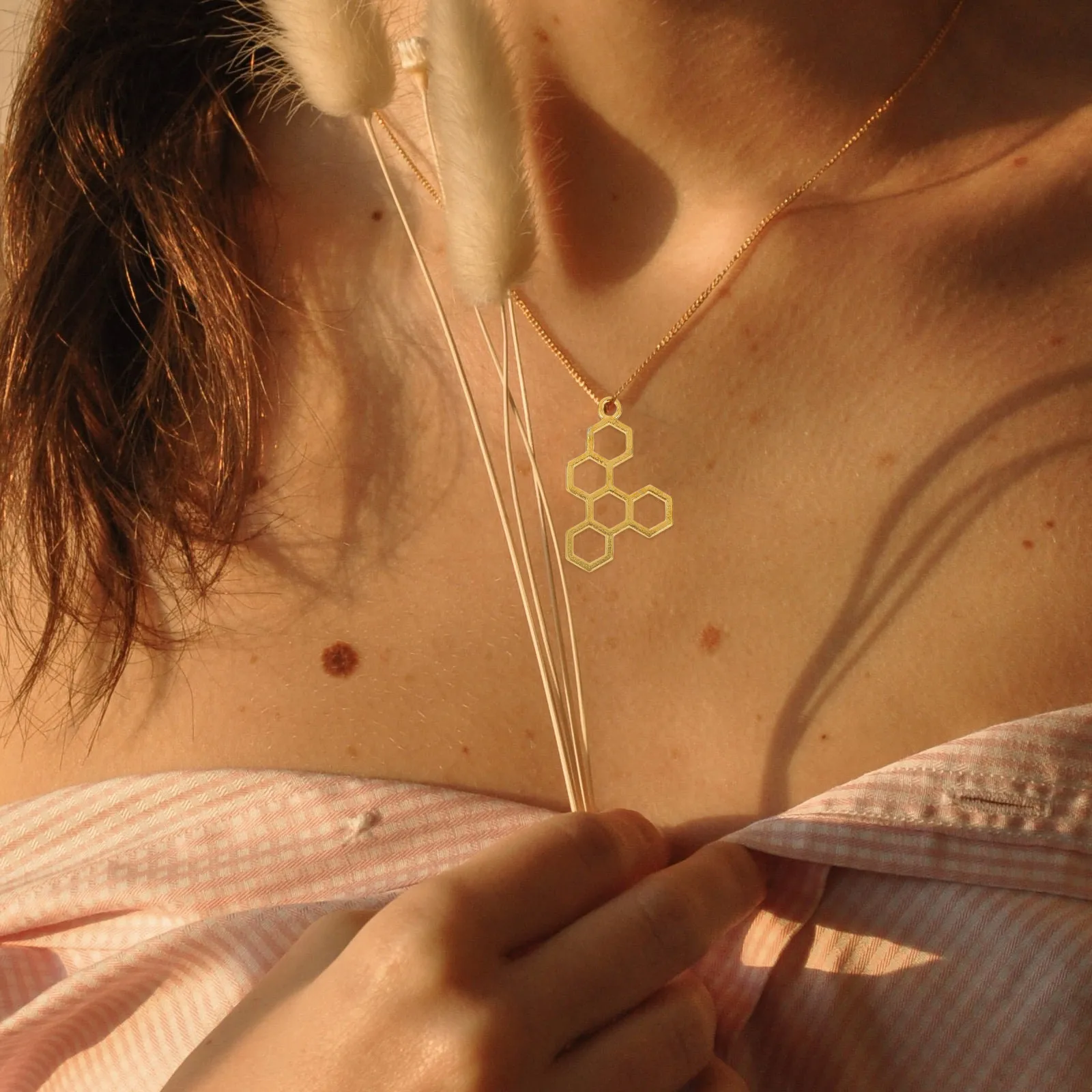 

50 шт. подвесок-сот в форме соты оптом, полые ювелирные шармы для рукоделия, изготовления ожерелий, браслетов, серег