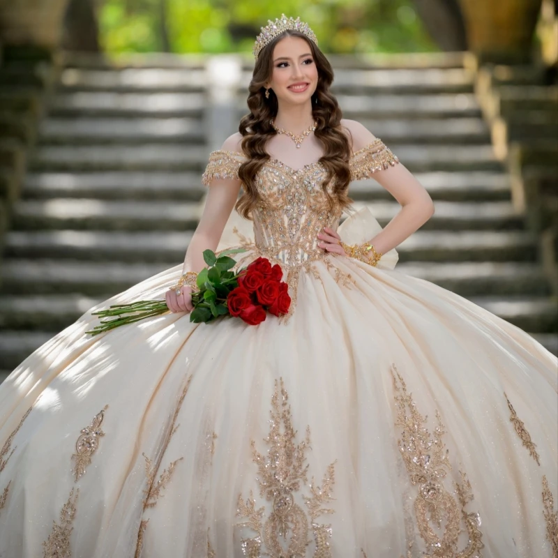 

Champagne Shiny Quinceanera Dresses Ball Gown Off The Shoulder Sequin Applique Lace Beading Crystal Bow Tull Corset Party Birthd