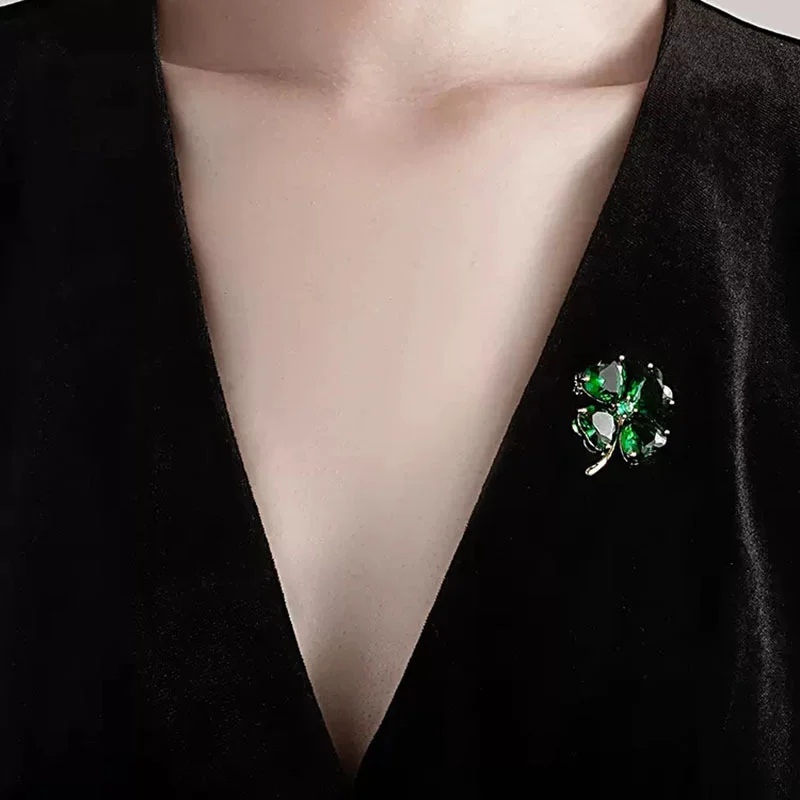 Lucky Grass Brooch Four-leaf Clover Vintage Emerald Color Brooch Lapel Pin Female Wedding Suit Jewelry Accessories