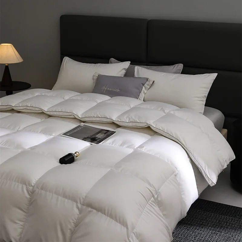 95% Pure Goose Down Comforter: 800+ Fill Power, Baffle-Box Chambers, Zero Feather Leakage