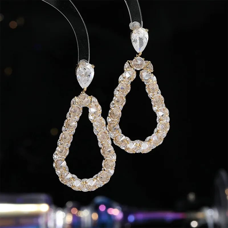 

High-end Korean-style design, unique and simple ear studs, niche light luxury ear studs, fashionable and versatile ear studs