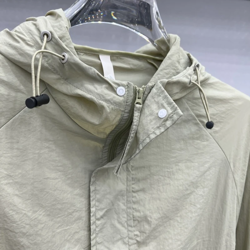 UPF50+ เสื้อกันหนาวหมวกป้องกันแสงแดดสําหรับบุรุษและสตรีผ้าน้ําหนักเบาเหมือนผิว 100% โพลีอะไมด์ UV Blocking ระบายอากาศได้และแห้งเร็ว