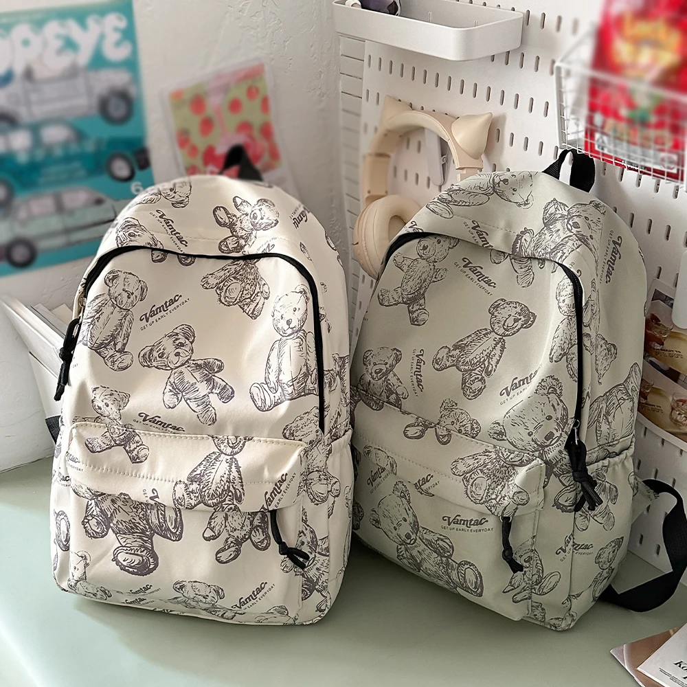 Backpack with Large Capacity for Outdoor Tutoring and Tutoring, Lightweight, Simple and Casual Design, Versatile New Backpack