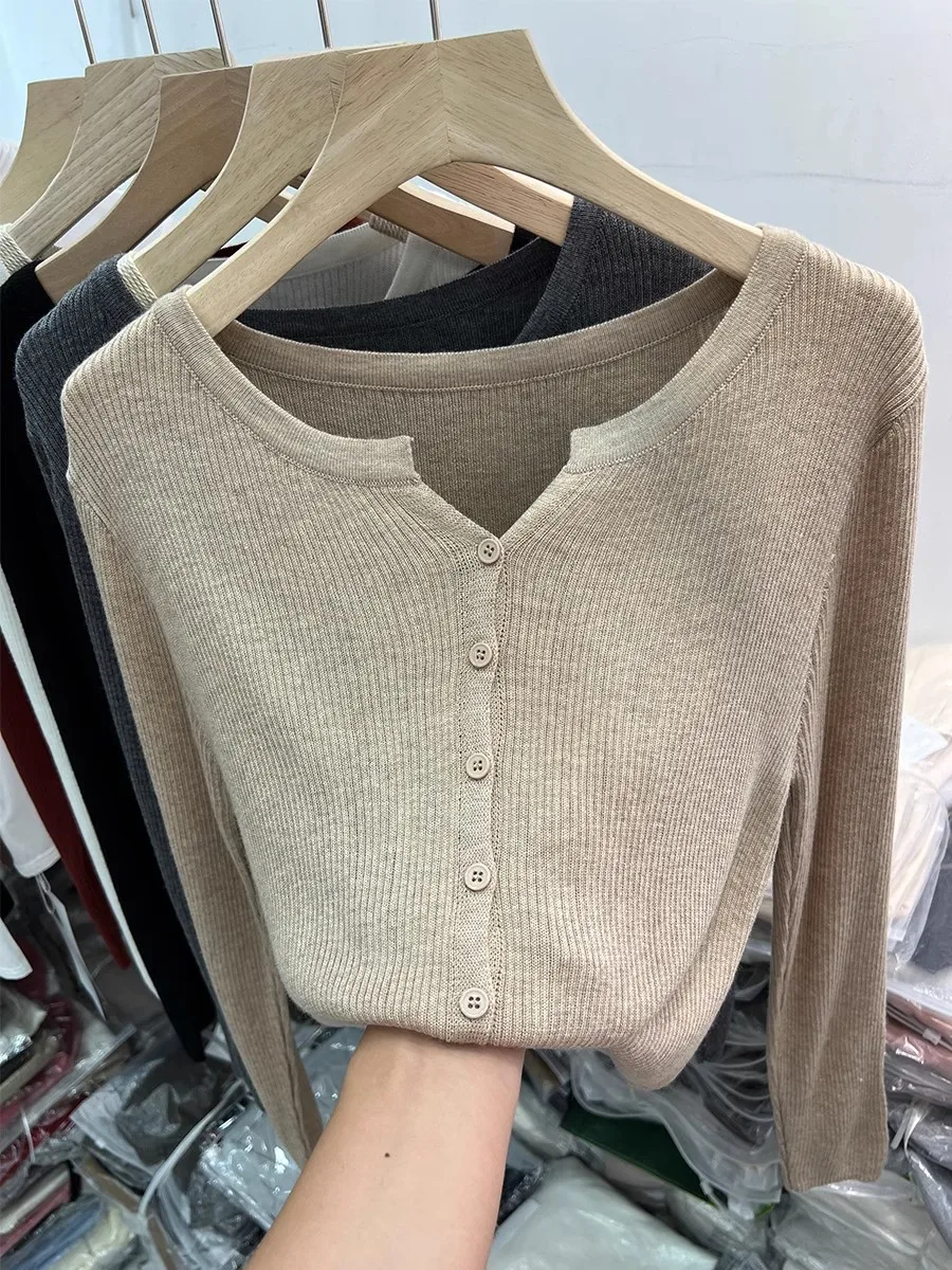Herbst Winter 2026 Langarm Casual V-Ausschnitt Pullover Koreanischer Stil Weicher Strick-Cardigan Damen Einfarbige Vielseitige Oberteile