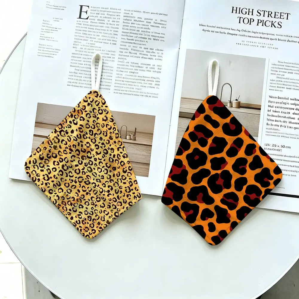 Leopard Pattern Household Hanging Towel, Polyester Cotton Hand Wiping Towel, Sturdy for Bathroom Bedroom