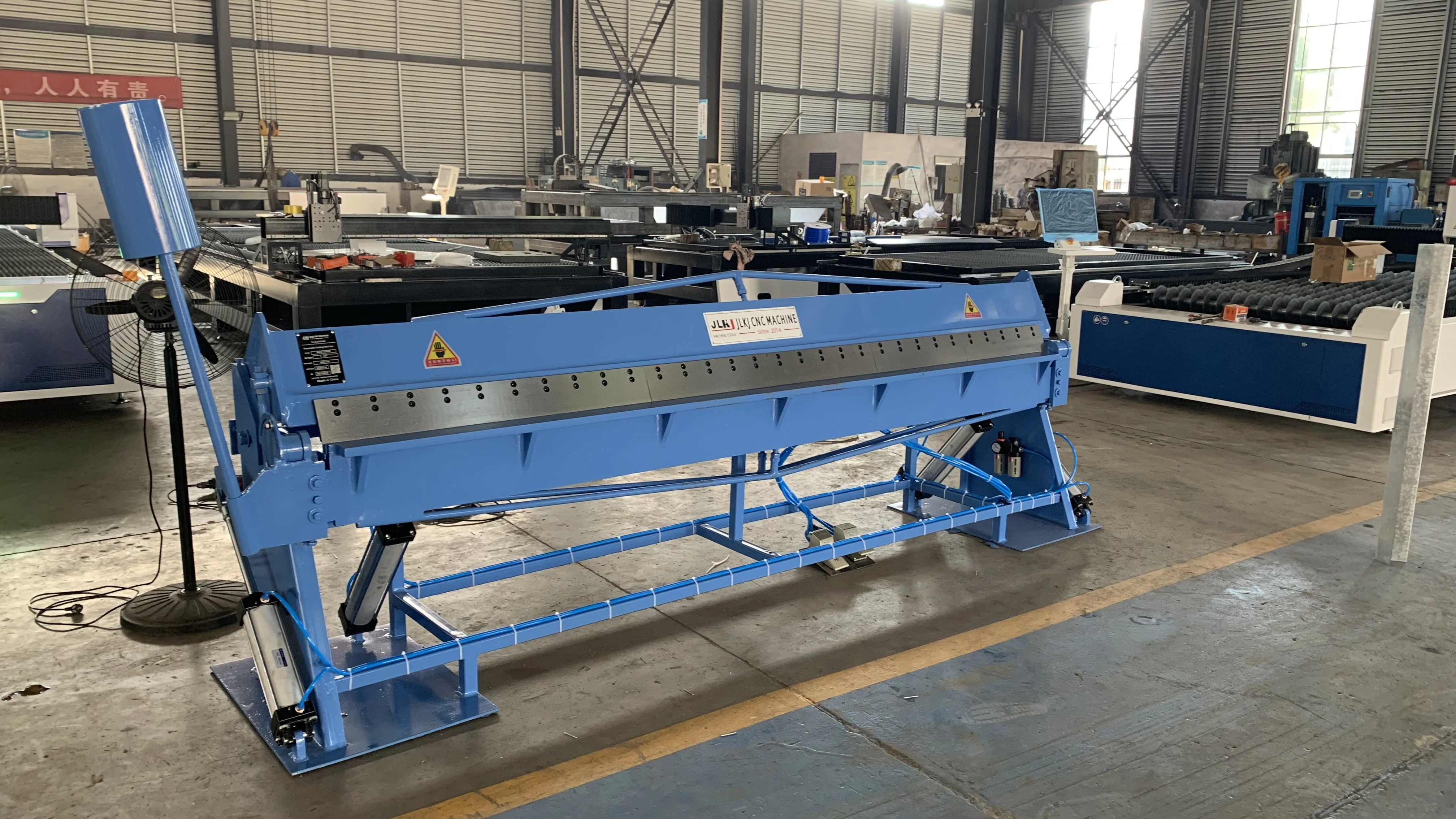 3m Pneumatic Folding Machine, Capable Of Folding 1mm Thick Galvanized Sheet For HVAC Duct Sheet Hemming Processing